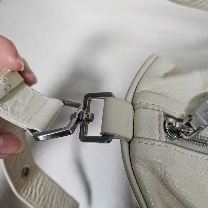 [BUNJANG] Minitmute Brett Bag Mu Ivory Crossbody Bag / 미닛뮤트 브렛백 뮤아이보리 단종템 판매합니다