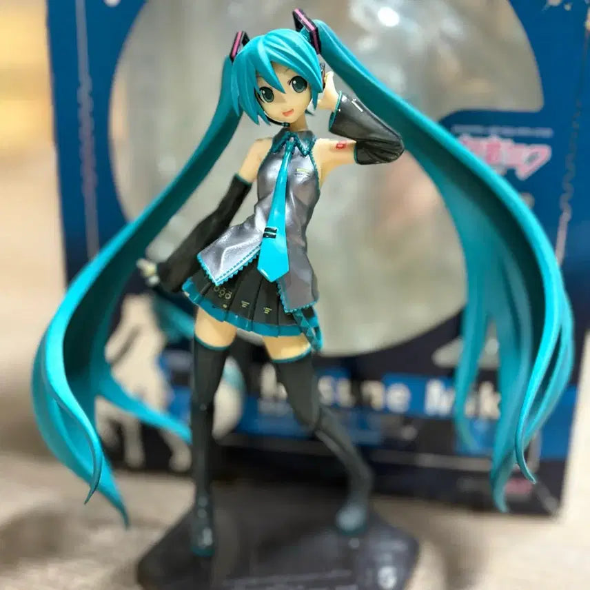 [BUNJANG] Good Smile Hatsune Miku 1/8 Scale Figure / 하츠네 미쿠 굿스마일 1/8 스케일 피규어 고전 보컬로이드 보카로