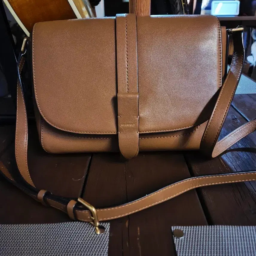 [BUNJANG] Beanpole Leather Crossbody Bag / 빈폴 가죽 크로스백