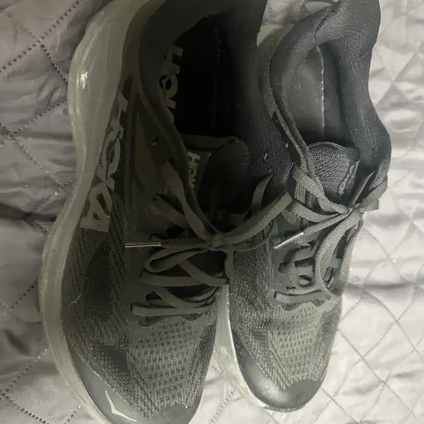 [BUNJANG] Hoka Black Sneakers 255mm / 호카 HOKA 블랙 운동화 255mm 팔아요