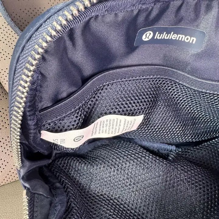 [BUNJANG] Lululemon Everywhere Bag Navy Crossbody / 룰루레몬 에브리웨어백 네이비