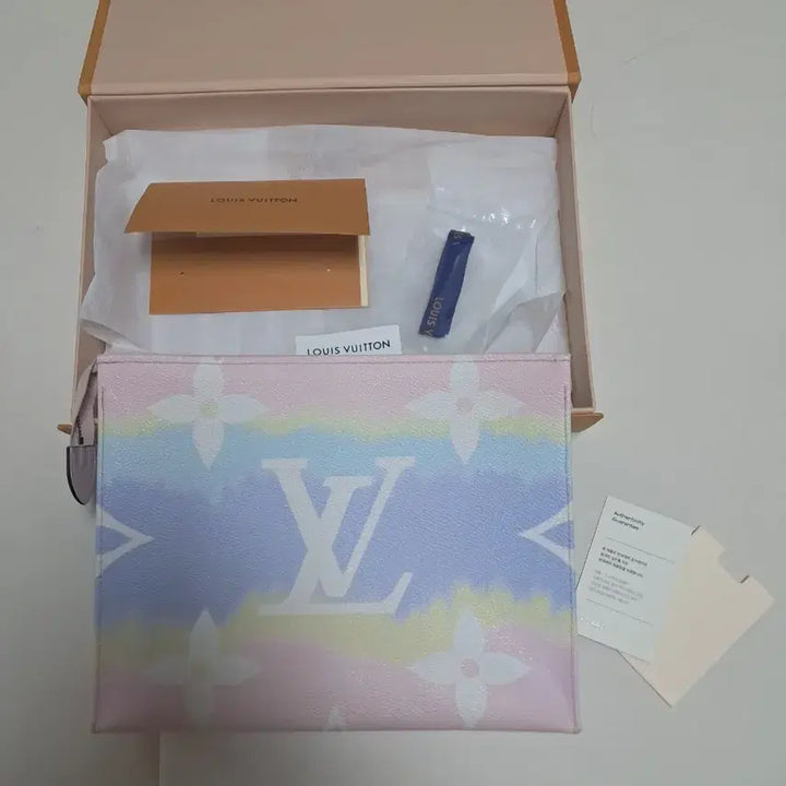 [BUNJANG] Louis Vuitton Monogram Pastel Toilet 26 Pouch / 루이비통 모노그램 파스텔 토일렛 26