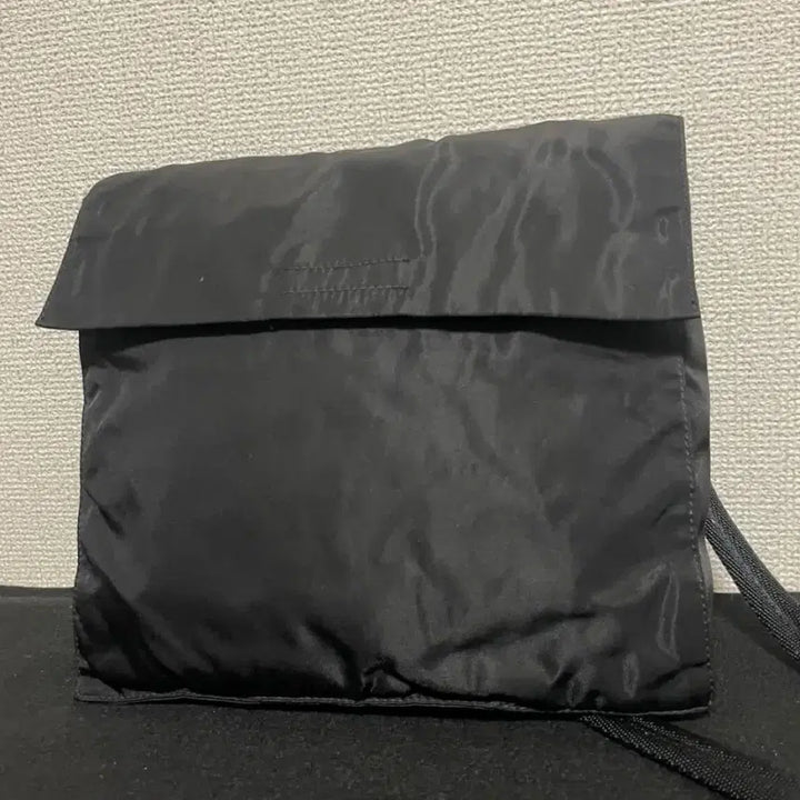 [SOLD OUT] 프라다 블랙 포코노 나일론 크로스백