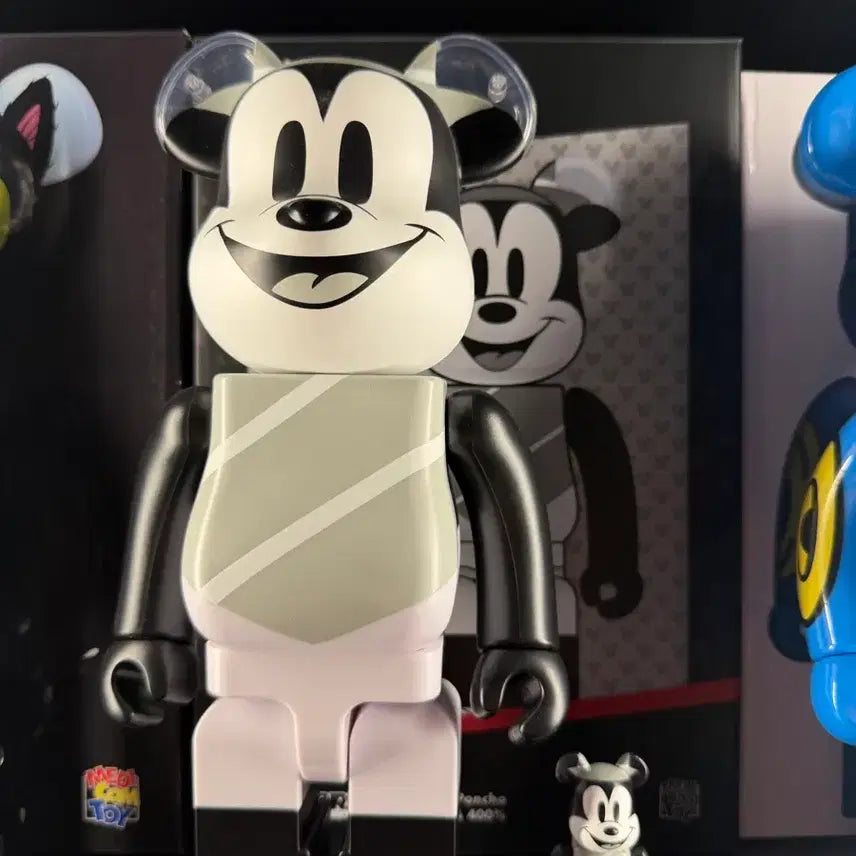 [BUNJANG] Medicom Toy Be@rbrick Mickey Mouse Monotone 400% &amp; 100% Set / 베어브릭 미키마우스 모노톤 400%