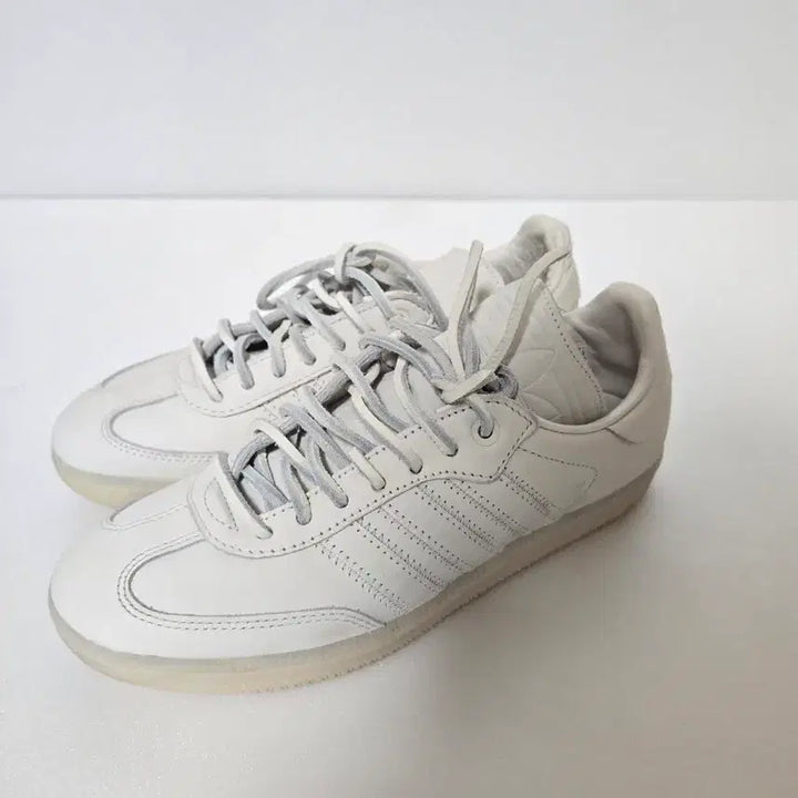[BUNJANG] Adidas x Pharrell Williams Samba White Sneakers / 아디다스 x 퍼릴 윌리엄스 삼바 화이트 235사이즈