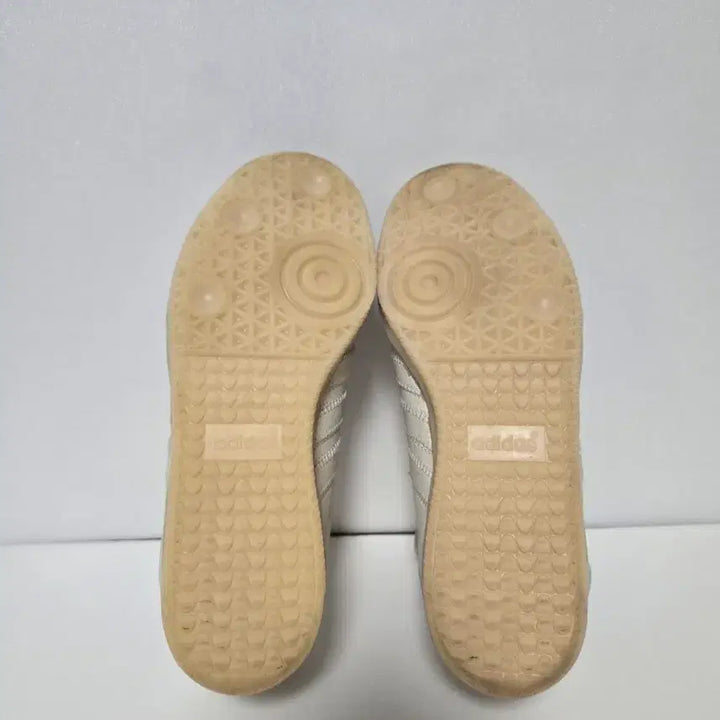 [BUNJANG] Adidas x Pharrell Williams Samba White Sneakers / 아디다스 x 퍼릴 윌리엄스 삼바 화이트 235사이즈
