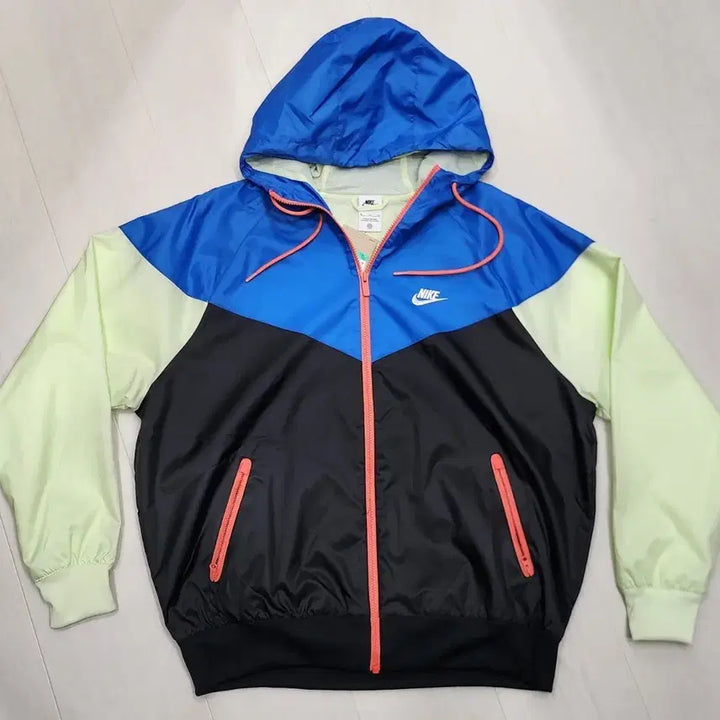 [SOLD OUT] 나이키 국내매장 정품 윈드러너 새상품