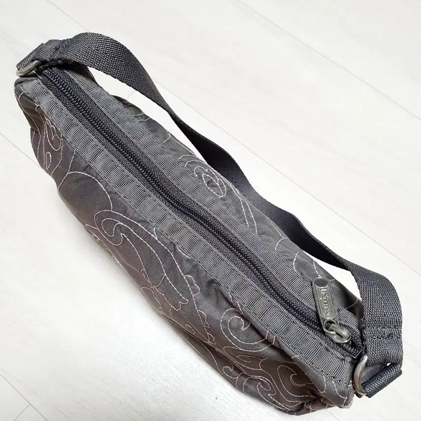 [BUNJANG] Lesportsac Embroidered Mini Bag / 레스포삭미니백