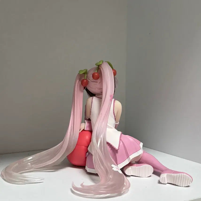 [SOLD OUT] 사쿠라 미쿠 데스크탑 피규어 판매합니다!