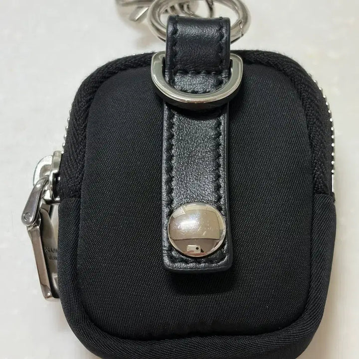 [SOLD OUT] 정품 프라다 미니 파우치 키링