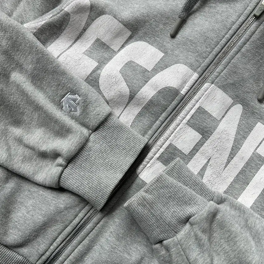 [BUNJANG] Descente Gray Lettering Hoodie Zip-Up M / 데상트 그레이 레터링 후드집업