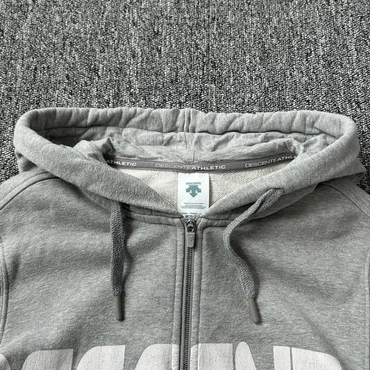 [BUNJANG] Descente Gray Lettering Hoodie Zip-Up M / 데상트 그레이 레터링 후드집업