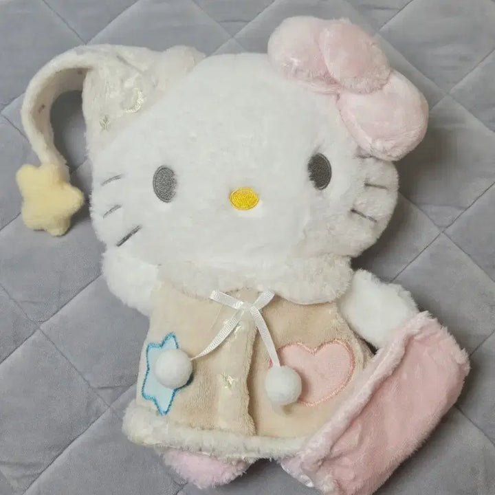 [BUNJANG] Sanrio Hello Kitty Pajamas Medium Plush Doll / 연휴할인) (새상품) 산리오 헬로키티 잠옷 중형 인형