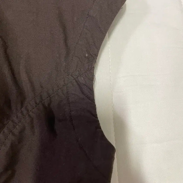 [BUNJANG] 로우클래식 캡소매 셔츠 다크브라운 스몰 cap sleeve shrit / 로우클래식 캡소매 셔츠 다크브라운 스몰 cap sleeve shrit