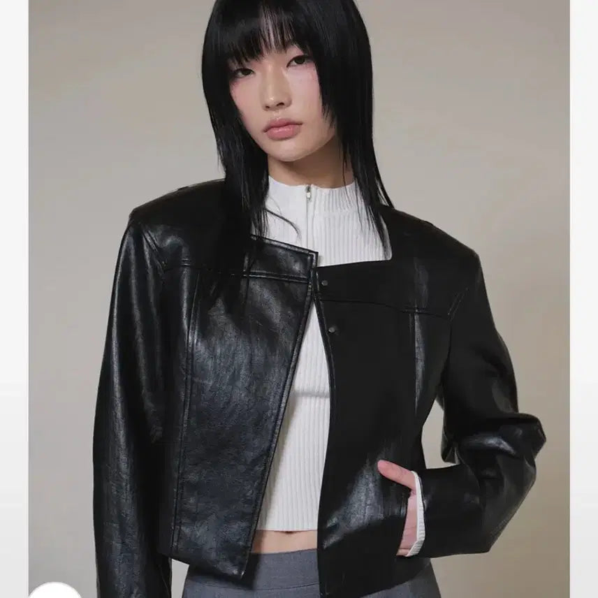 [BUNJANG] RAIVE Black Leather Crop Jacket / 레이브 RAIVE 블랙 레더 크롭 자켓