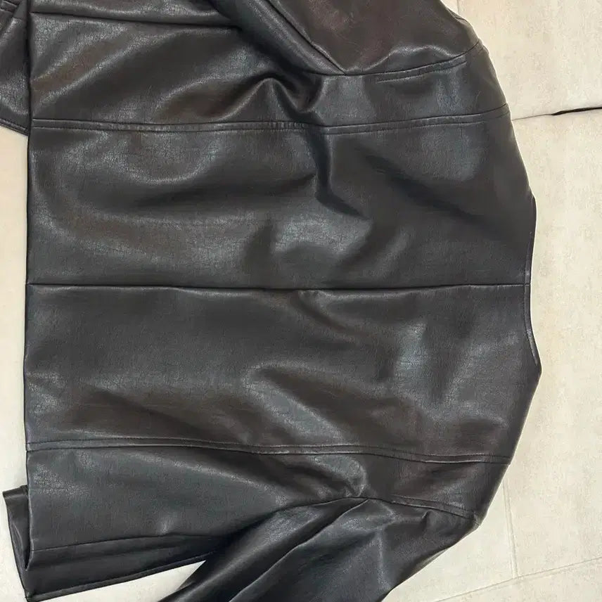 [BUNJANG] RAIVE Black Leather Crop Jacket / 레이브 RAIVE 블랙 레더 크롭 자켓
