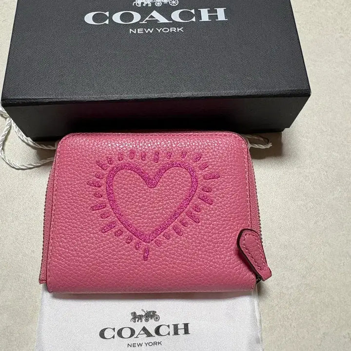 [BUNJANG] Coach Leather Heart Detail Bifold Wallet / 코치 반지갑