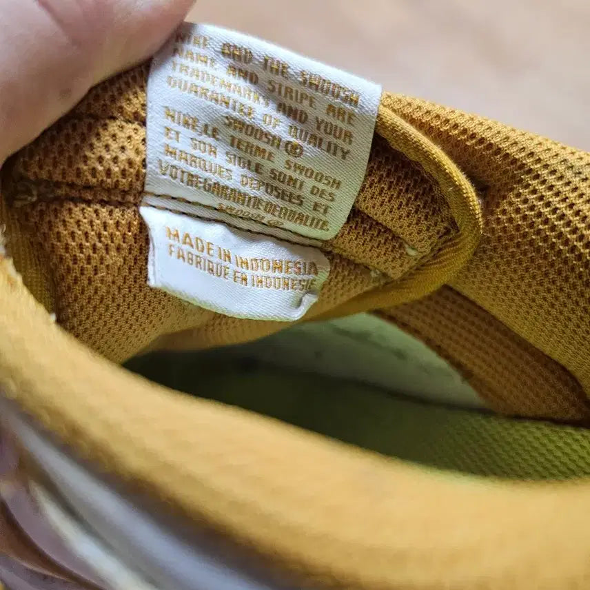 [BUNJANG] Nike Dunk Low Gold/White Sneakers 235 / 나이키 덩크 로우 골드/화이트 운동화 235