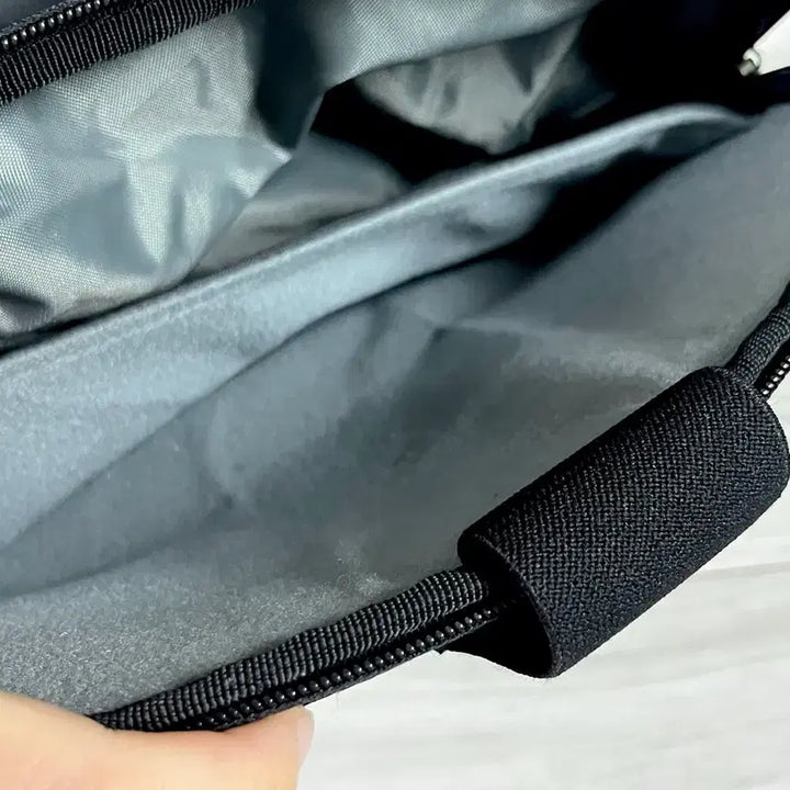 [BUNJANG] NOVAC Signature Black Sling Bag / NOVAC 시그니처 블랙 슬링백