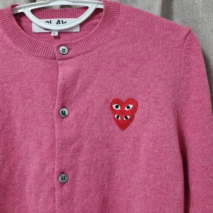 [BUNJANG] Comme des Garçons Heart Logo Pink Cardigan (L) / 꼼데가르송 하트 로고 핑크 가디건