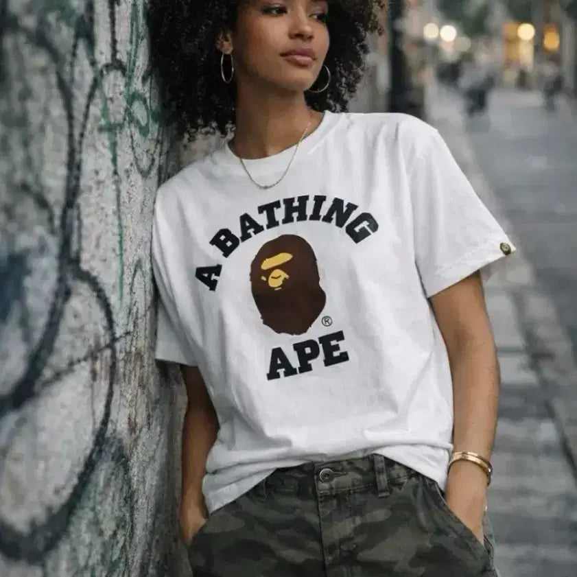 [BUNJANG] BAPE College Short Sleeve T-shirt (Black/White) / 병행정품*베이프 BAE 컬리지 반팔 티셔츠 블랙/화이트 미개봉 새상품