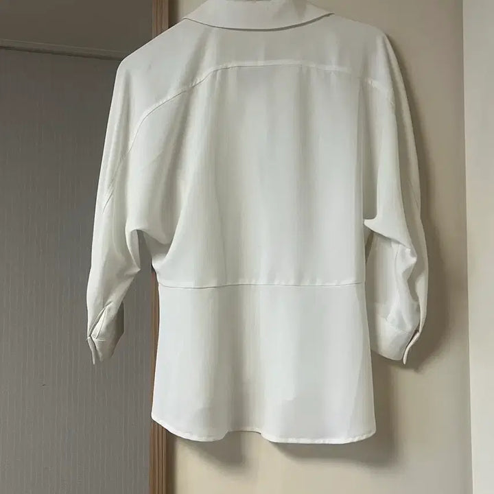 [BUNJANG] White Wrap Blouse / 화이트 랩 블라우스