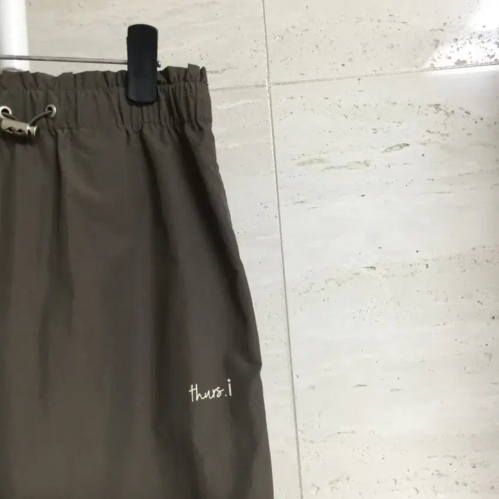 [BUNJANG] Thursday Island Slit Bending Skirt / 써스데이아일랜드 슬릿 밴딩 스커트 S