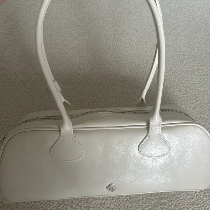 [BUNJANG] Heeri Ivory Baguette Bag / 히어리 바게트백 아이보리