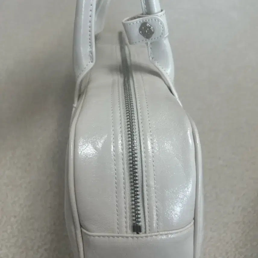 [BUNJANG] Heeri Ivory Baguette Bag / 히어리 바게트백 아이보리