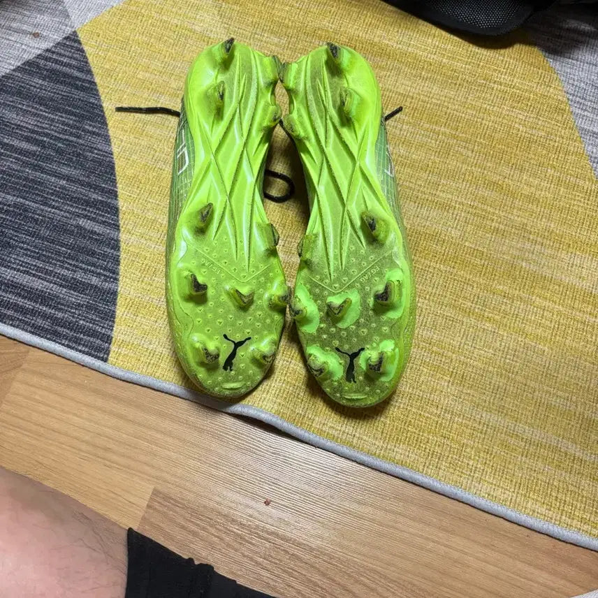 [BUNJANG] Puma Ultra 1.3 FG/AG Underlight Soccer Cleats / 푸마 울트라 1.3 FG/AG 언더라이트 초경량 축구화 축구 풋살
