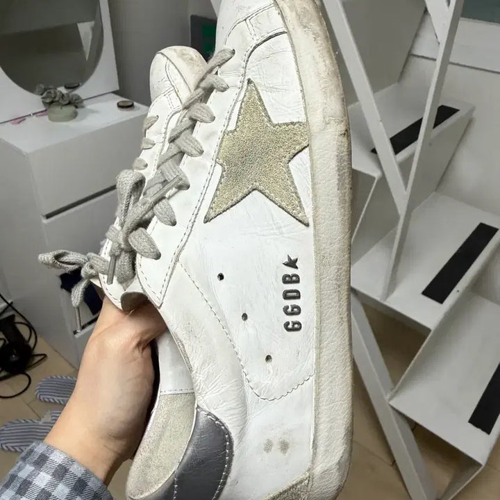 [SOLD OUT] 골든구스 실버탭 스니커즈