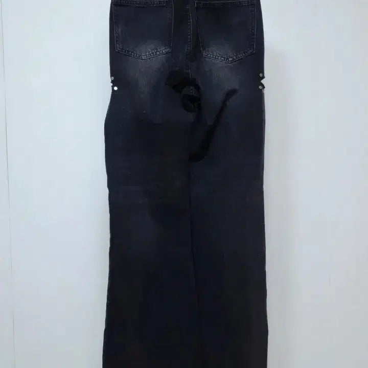 [SOLD OUT] 새상품 컷아웃 세미 와이드부츠컷 데님