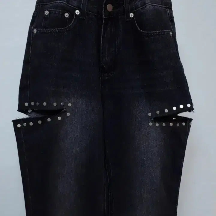 [SOLD OUT] 새상품 컷아웃 세미 와이드부츠컷 데님