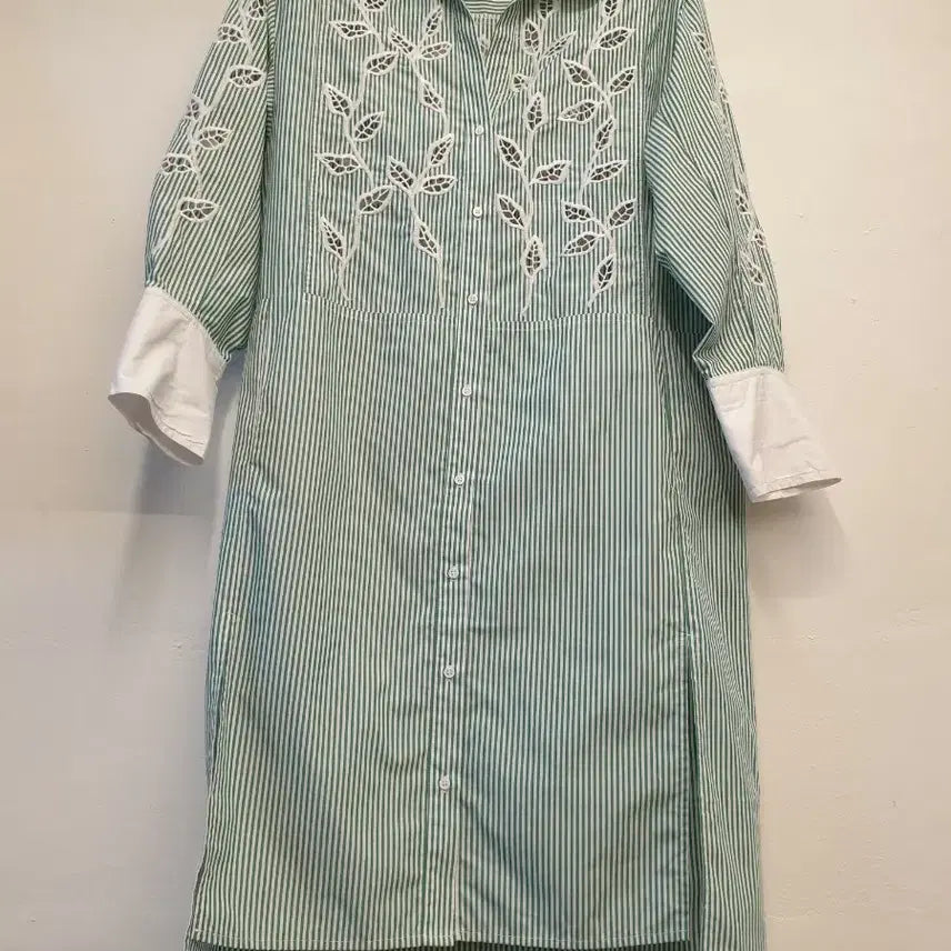 [BUNJANG] Sandro Striped Embroidered Shirt Dress / 55~66)산드로 Sandro  스트라이프 자수 셔츠 원피스 36