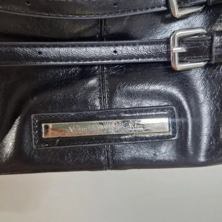 [BUNJANG] Matine Kim Belted Strap Shoulder Bag / 마뗑킴 벨티드 스트랩 숄더백