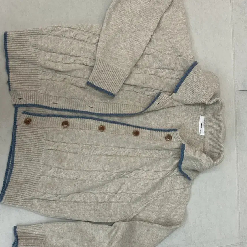 [BUNJANG] Cable Knit Cardigan Ivory / 케이블 니트 가디건 아이보리