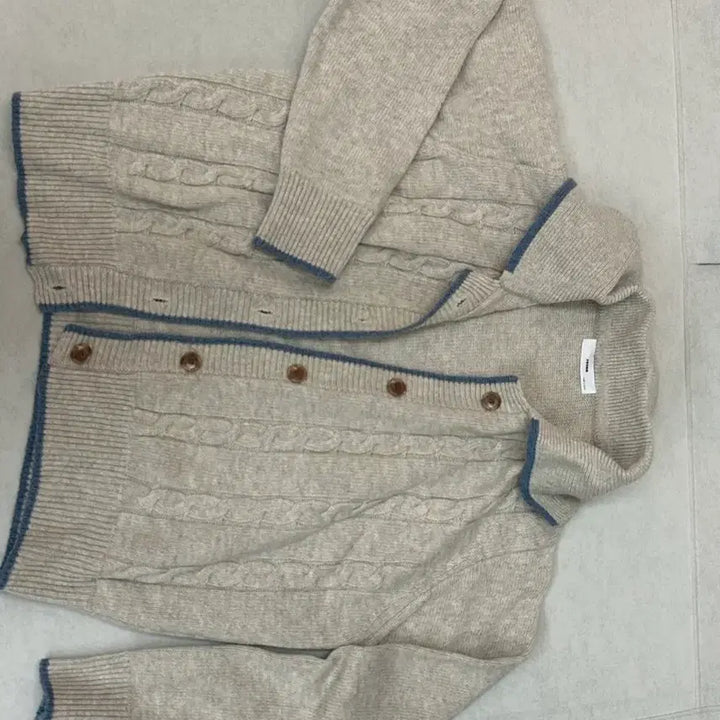 [BUNJANG] Cable Knit Cardigan Ivory / 케이블 니트 가디건 아이보리