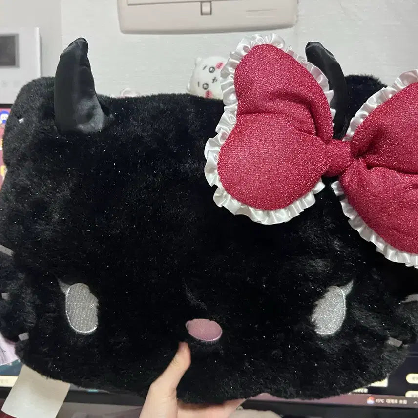 [BUNJANG] Hello Kitty Angel Devil Double-Sided Cushion / 헬로키티 천사 악마 양면 쿠션