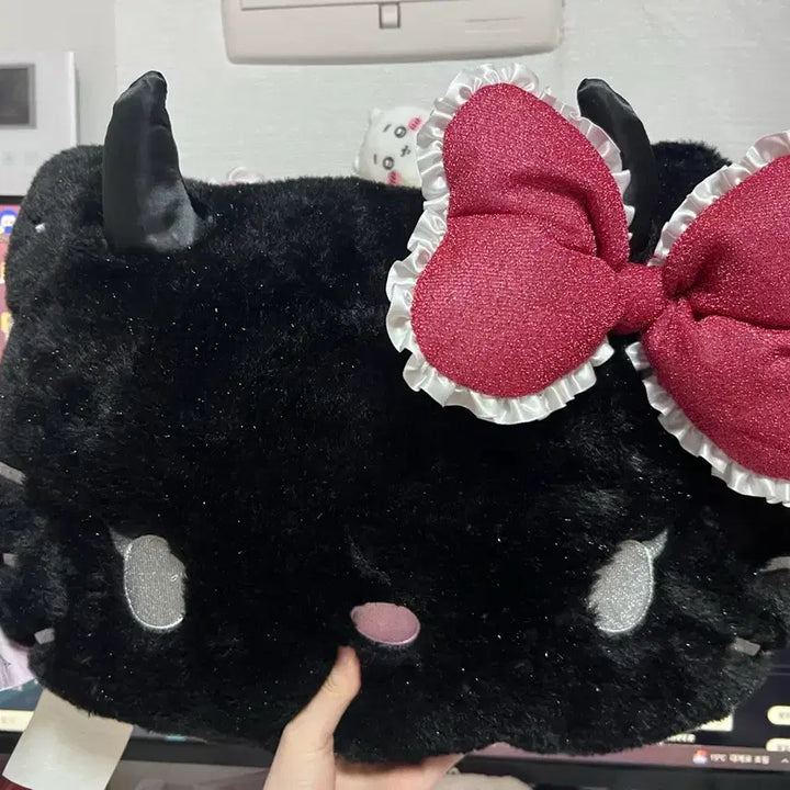[BUNJANG] Hello Kitty Angel Devil Double-Sided Cushion / 헬로키티 천사 악마 양면 쿠션