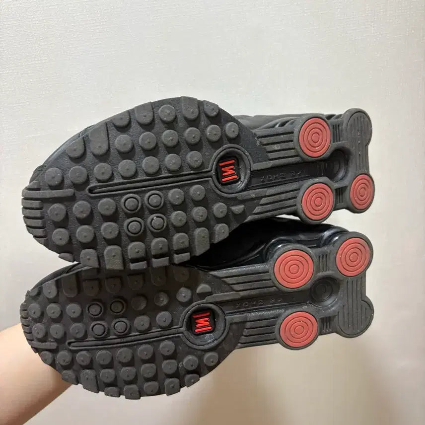 [BUNJANG] Nike Shox R4 Black Running Shoes (225mm) / 나이키 샥스R4 225