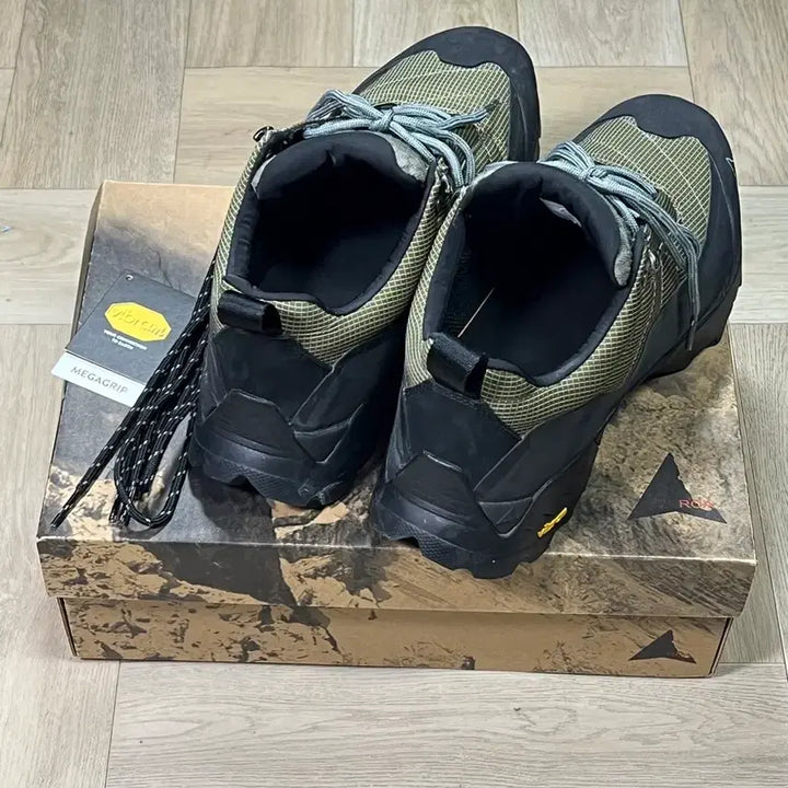 [SOLD OUT] ROA 로아 카타리나 하이킹 올리브블랙 41