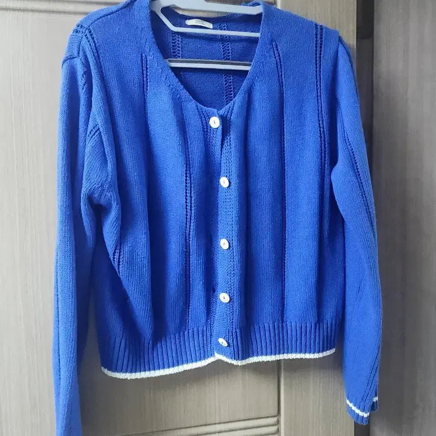 [BUNJANG] High-Quality Baking Powder Cardigan / 베이킹파우더 스카시 가디건