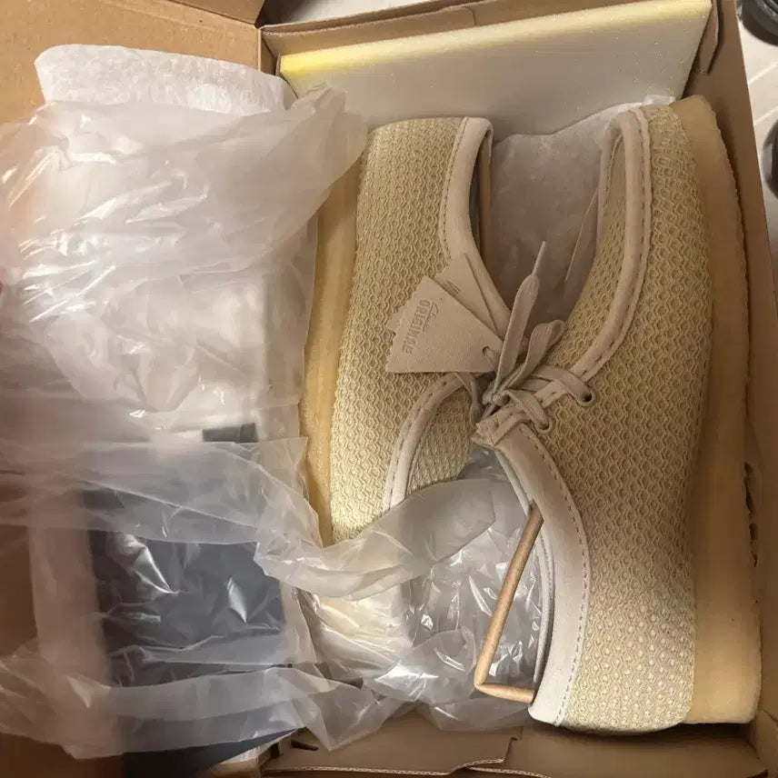 [BUNJANG] 클락스 오프 화이트 메쉬 280size / 클락스 오프 화이트 메쉬 280size