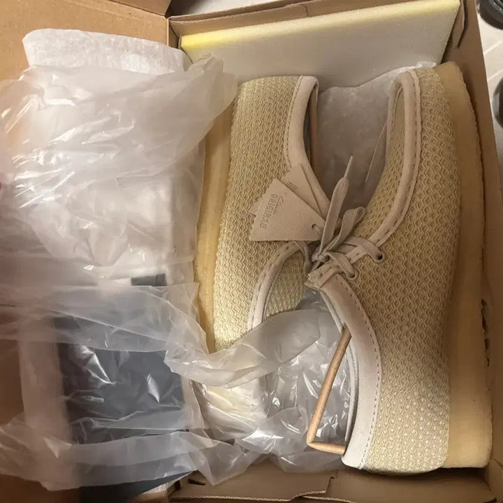 [BUNJANG] 클락스 오프 화이트 메쉬 280size / 클락스 오프 화이트 메쉬 280size