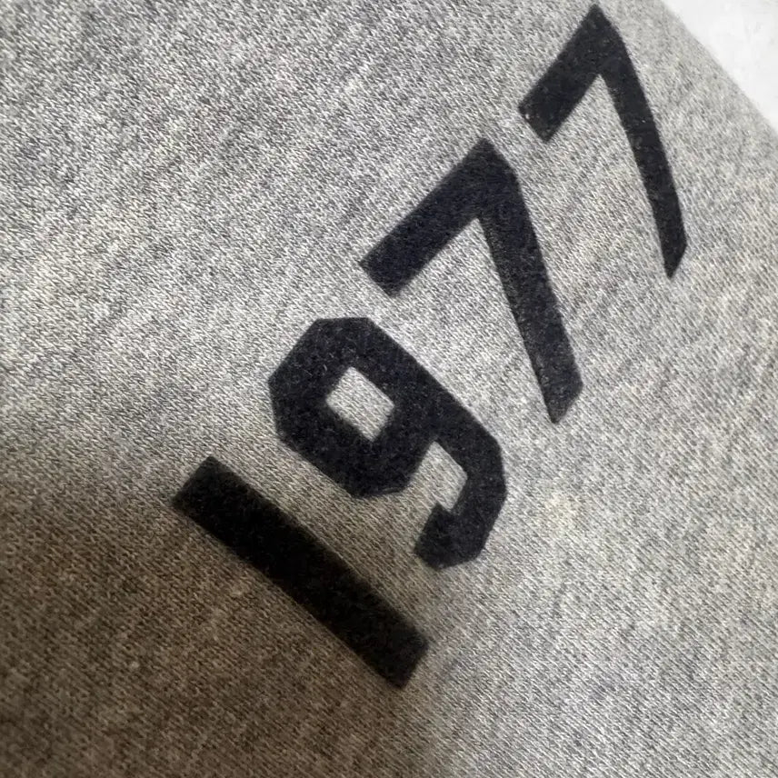 [BUNJANG] Fear of God Essentials 1977 Relaxed Sweatpants / 피어오브갓 에센셜 1977 릴렉스드 스웻팬츠