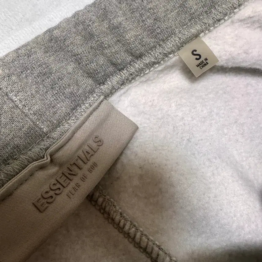 [BUNJANG] Fear of God Essentials 1977 Relaxed Sweatpants / 피어오브갓 에센셜 1977 릴렉스드 스웻팬츠