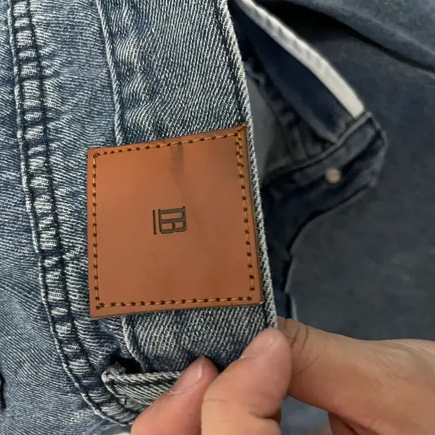 [BUNJANG] Dmitri Black Denim Shorts Size 32 / 드미트리블랙 데님 반바지 32