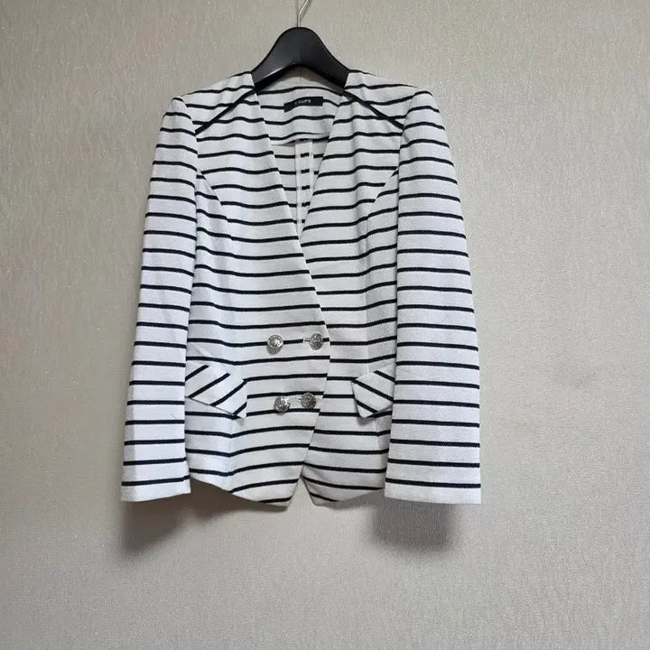 [BUNJANG] Kkuz Stripe Jacket / 꾸즈 스트라이프 자켓