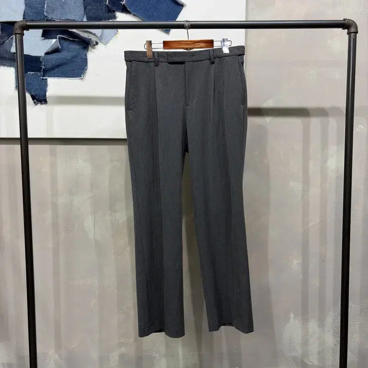 [BUNJANG] Musinsa Standard Casual Pin-tuck Charcoal Slacks (33-inch) / (33인치) 무신사스탠다드 캐주얼 핀턱 차콜 슬랙스 바지 팬츠