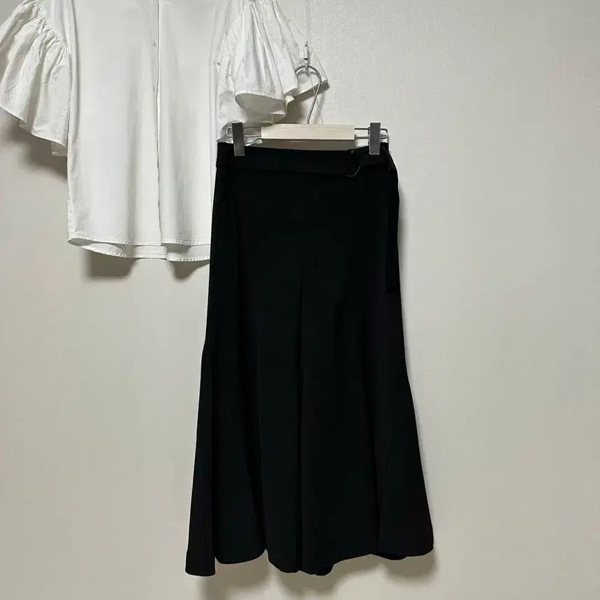 [BUNJANG] It Michaa Flare Culottes Pants / 잇미샤 플레어 퀄롯 팬츠